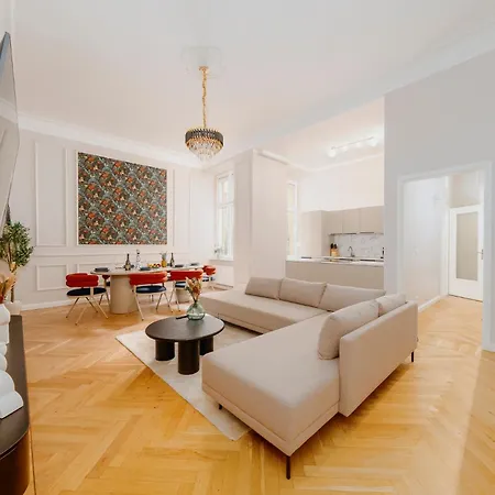 Lb Living - - Grand Luxury *