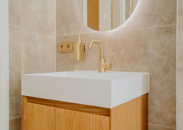 Lb Living - - Grand Luxury