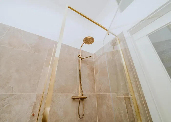 Lb Living - - Grand Luxury